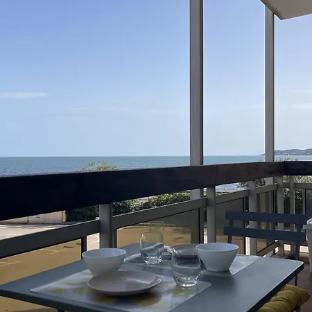 With Sea-view Terrace Near The Center Sainte-Maxime