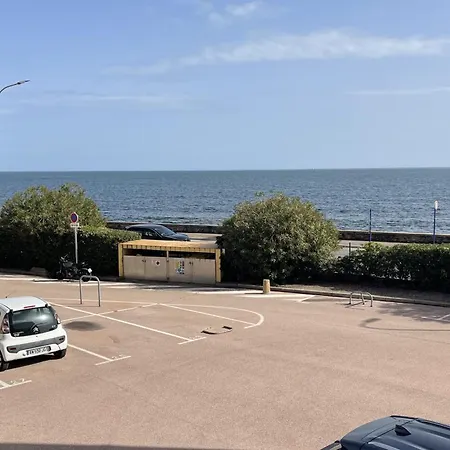 With Sea-view Terrace Near The Center Apartman